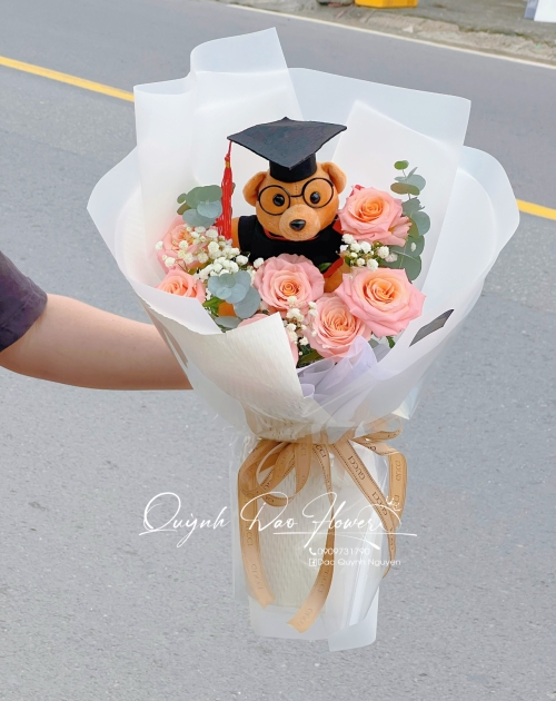 Hoa tốt nghiệp quận Bình Thạnh