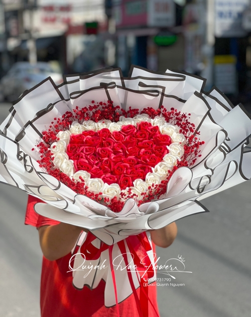 Bó hoa trái tim mix baby đỏ