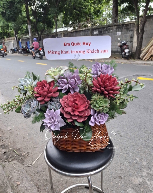 Giỏ sen đá đi khai trương 