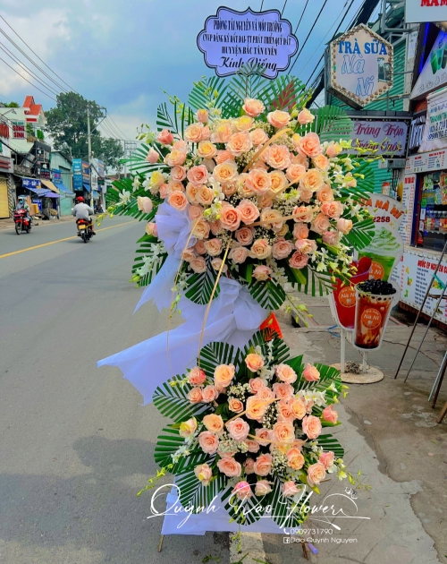 Kệ viếng màu vàng, màu cam