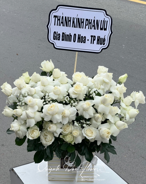 Giỏ hoa hồng viếng 