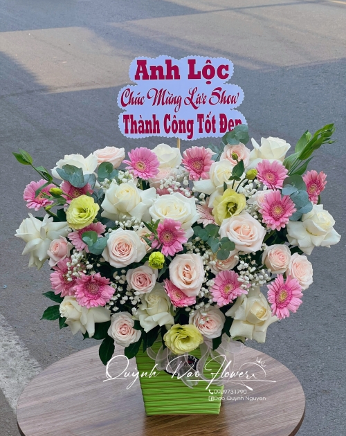 Giỏ hoa mix nhẹ nhàng 