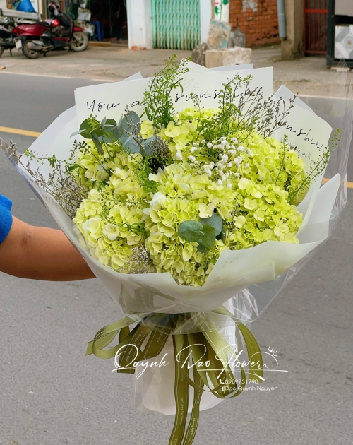 Bó hoa Cẩm Tú Cầu to đẹp  o quận 7