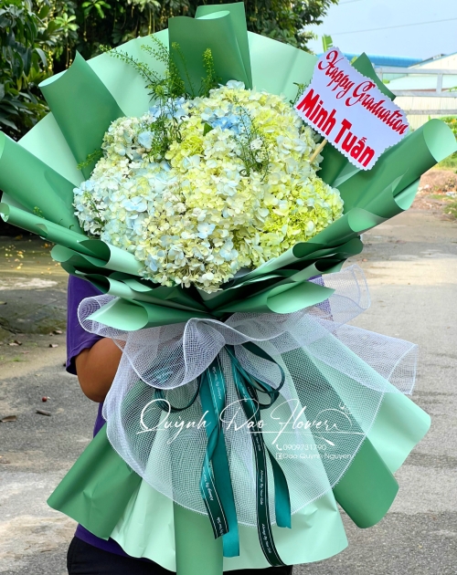 Bó hoa Cẩm Tú cầu to đẹp gần quận 2