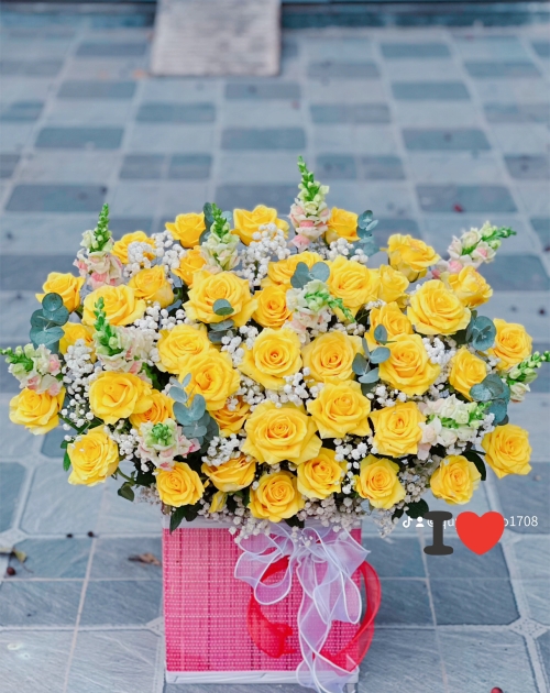 Giỏ hoa khai trương tone vàng giá rẻ 