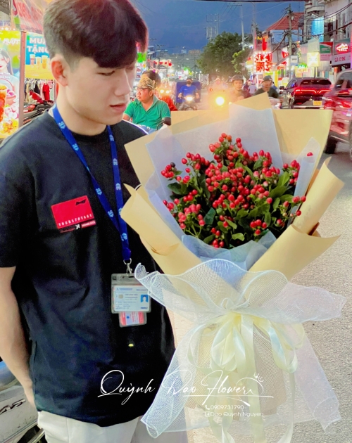 Bó hoa chuỗi ngọc 