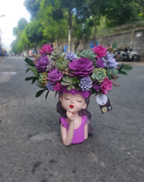 Giỏ hoa sen đá cô gái 