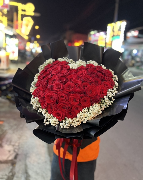Bó hoa Hồng trái tim 50 bông phôi bi sang trọng 