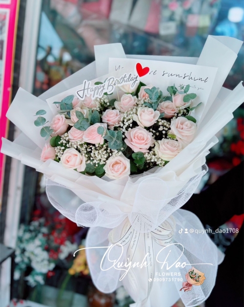 Bó hoa hồng kem tặng lễ trưởng thành 
