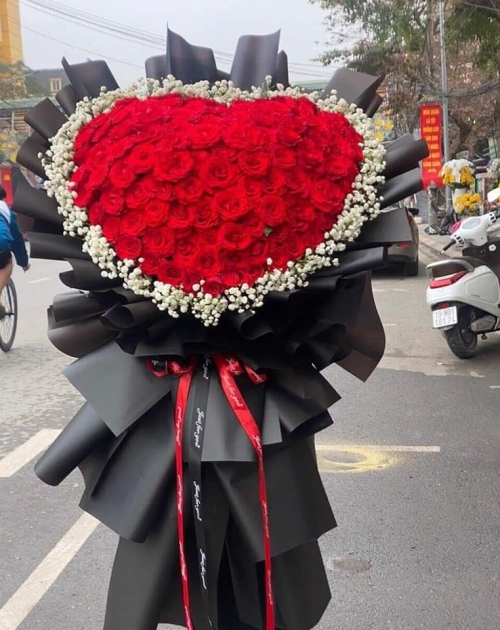 Bó hoa trái tim khổng lồ