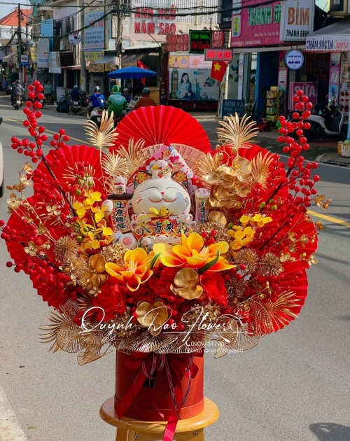 Mèo thần tài size to khổng lồ