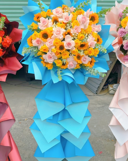 Kệ hoa tất niên 