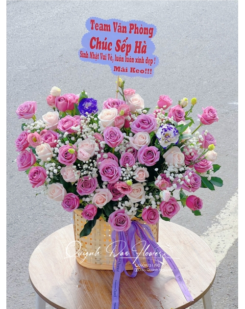 Giỏ hoa màu tím tặng sếp nữ