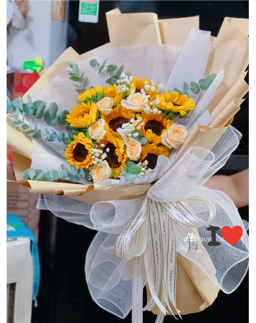 Bó hoa tốt nghiệp to đẹp cho con trai