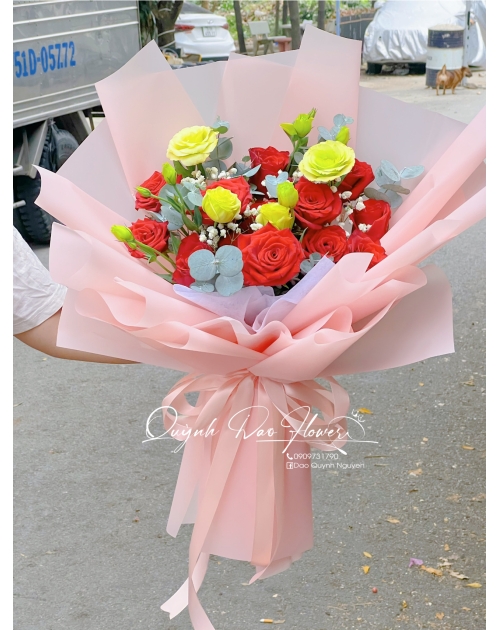 Bó hoa hồng đỏ tặng đại biểu 