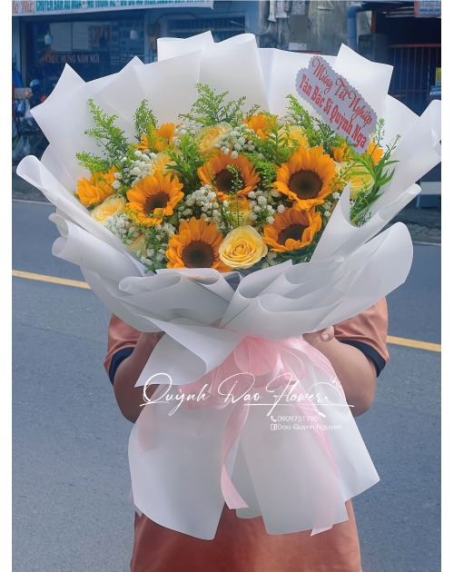 Bó hoa hướng dương to tốt nghiệp 