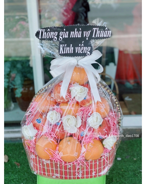 Giỏ trái cây kính viếng 