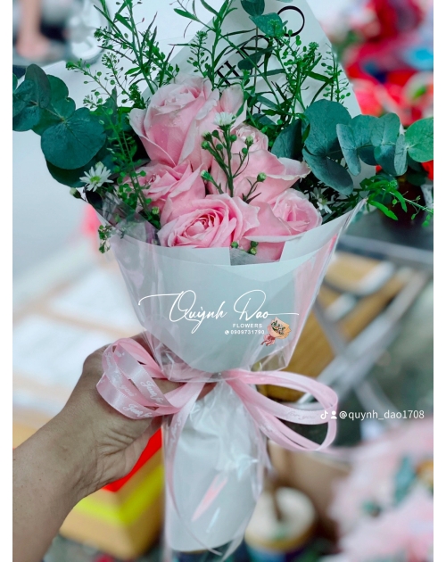 Bó hoa màu Hồng nhỏ xinh