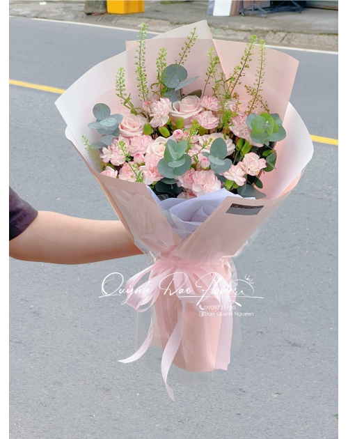 Hoa tốt nghiệp quận 9