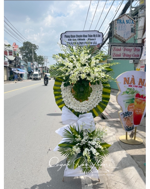 Kệ viếng lan