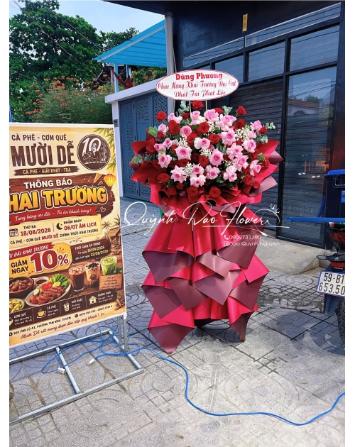 Kệ hoa khai giảng hcm
