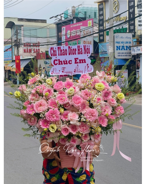 Giỏ hoa hồng khổng lồ