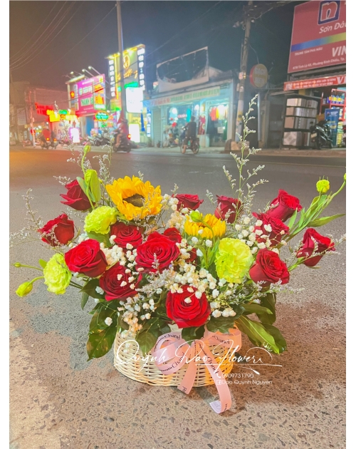 Giỏ hoa hướng dương mix cát tường 