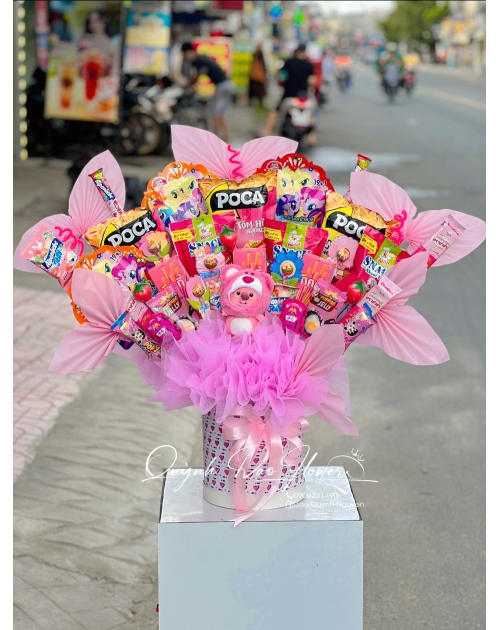 Hộp hoa bánh kẹo tặng trung thu cho bé 