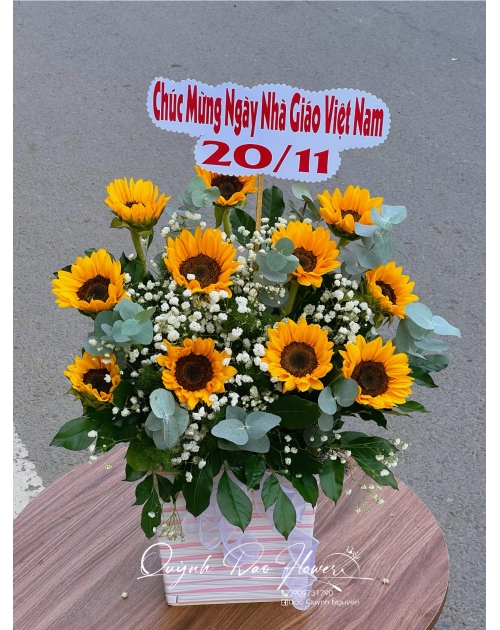 Giỏ hoa hướng dương nhỏ tặng chúc mừng 