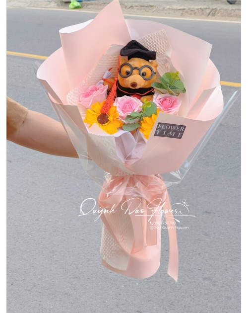 Bó hoa tri ân kèm gấu tốt nghiệp 