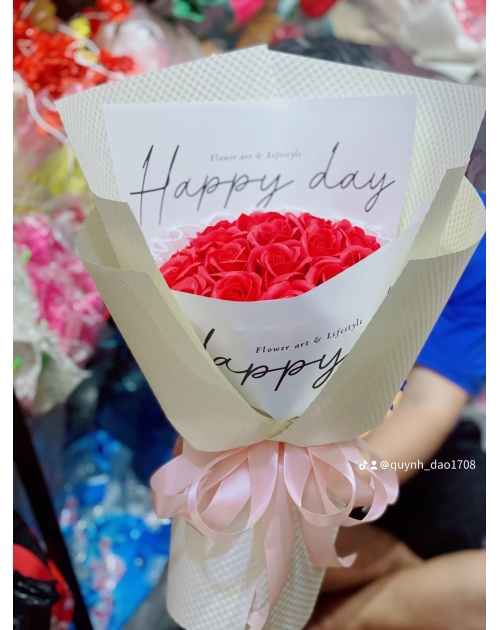 Bó hoa đỏ đơn giản dành tặng bạn gái