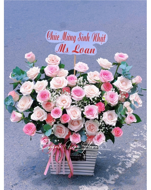 Giỏ hoa tone hồng quận 12