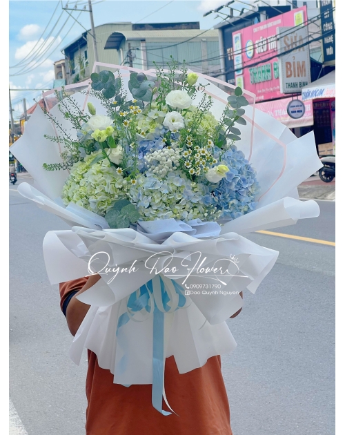 Bó hoa Cẩm Tú cầu khổng lồ 