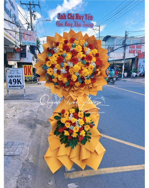 Kệ khai trương vàng rực rỡ 