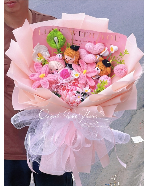 Hoa len hồng tốt nghiệp 