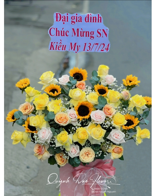 Giỏ hoa hướng dương mix hoa Hồng vàng tặng sinh nhật 