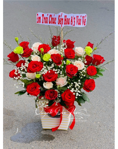 Giỏ hoa tặng sếp  ngày lễ