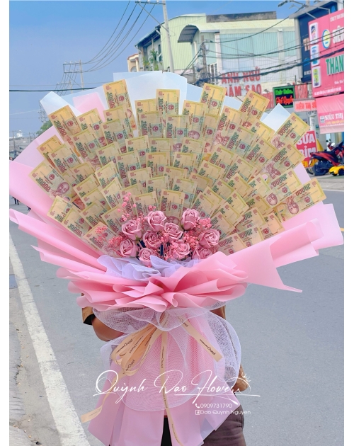 Bó hoa tiền tặng mẹ