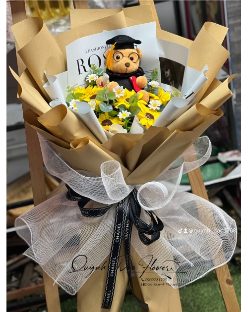 Bó hoa hướng dương sáp kèm gấu tặng tốt nghiệp 