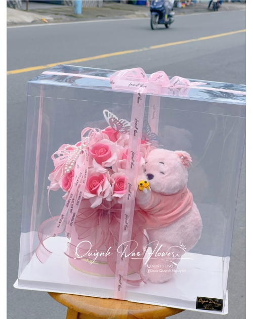 Hộp hoa gấu pool 