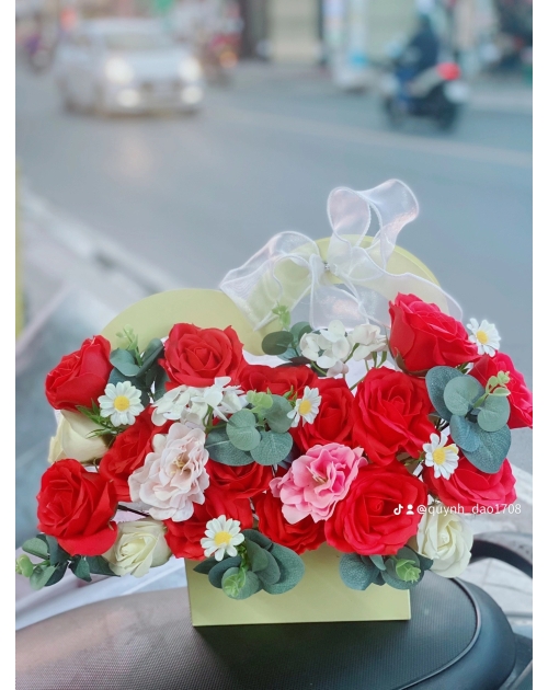 Giỏ hoa sáp hình trái tim tặng người yêu 