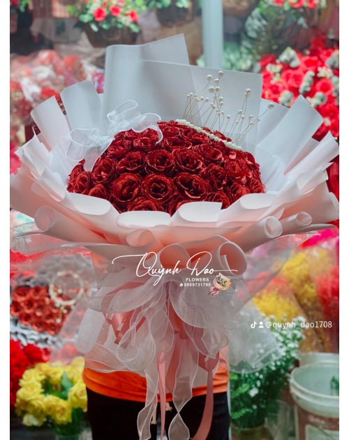 Bó hoa màu đỏ khổng lồ sang trọng 