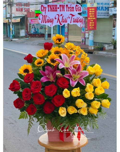 Giỏ hoa chúc mừng to