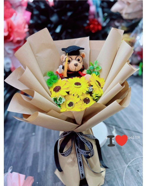 Bó hoa sáp hướng dương tặng tốt nghiệp, gấu tốt nghiệp 