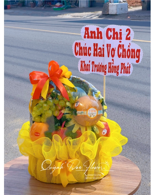 Giỏ trái cây màu vàng  tại thủ Đức 