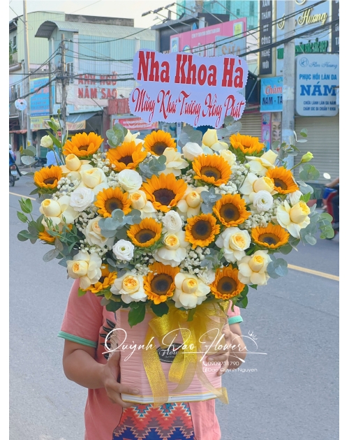 Giỏ hoa hướng dương tặng khai trương 