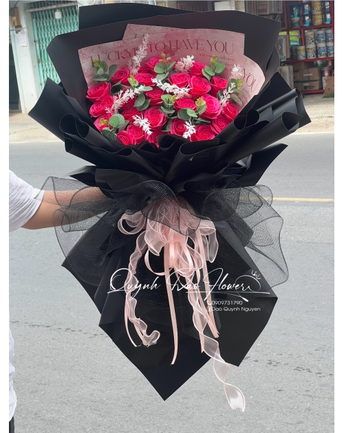 Bó hoa hồng sáp cao cấp Black Pink