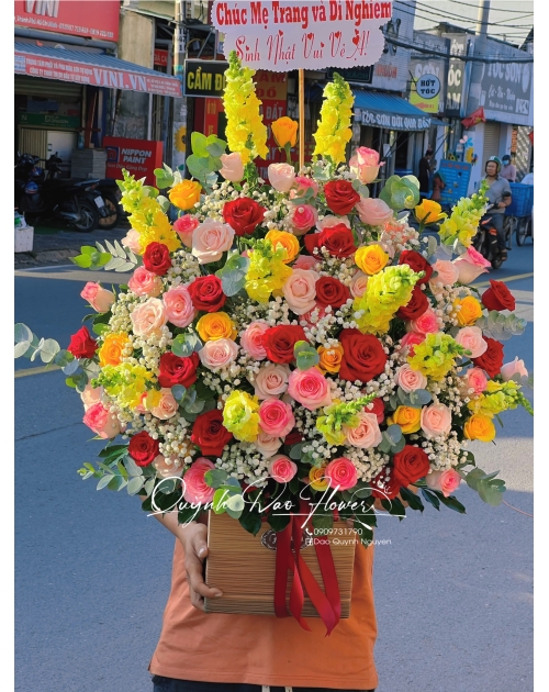 Giỏ hoa to đủ màu