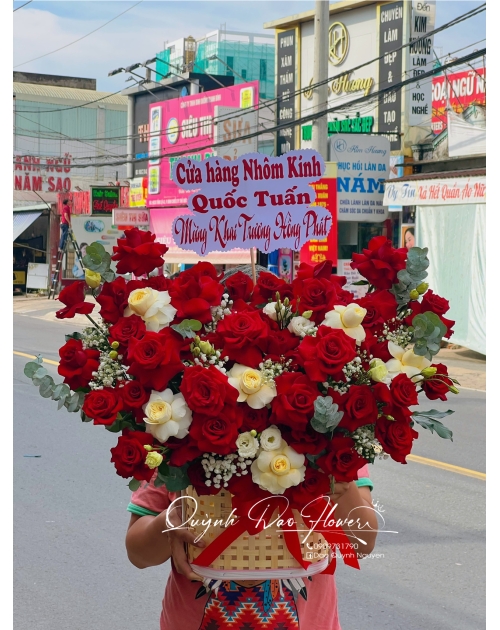 Lẵng hoa khai trương gần An Phú