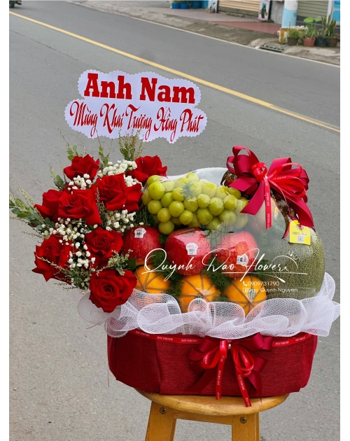 Giỏ trái cây chúc mừng màu đỏ 